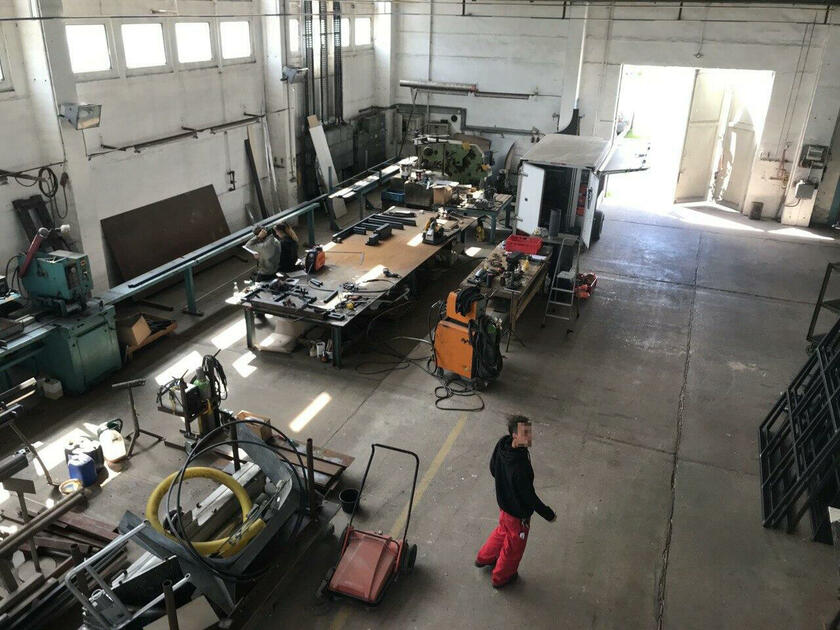 LocationRobot - Film Location Werft LR4190 (photo 7)