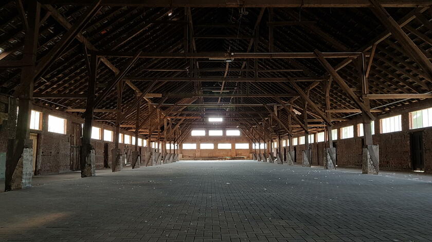 LocationRobot - Film Location Industrieanlage LR4821 (photo 8)