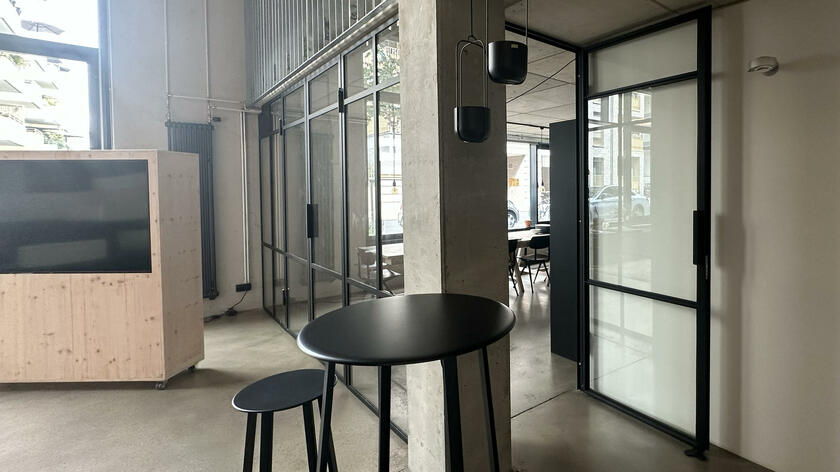 LocationRobot - Film Location Büro LR6116 (photo 9)