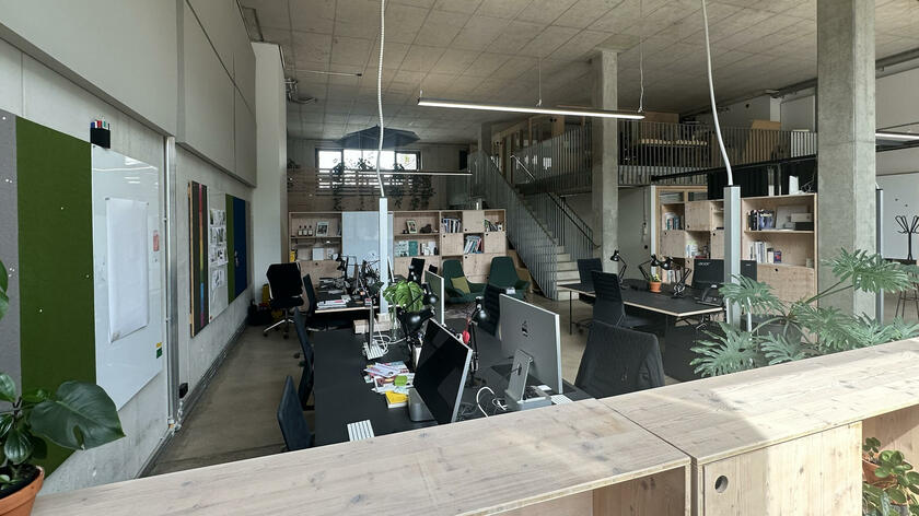 LocationRobot - Film Location Büro LR6116 (photo 6)