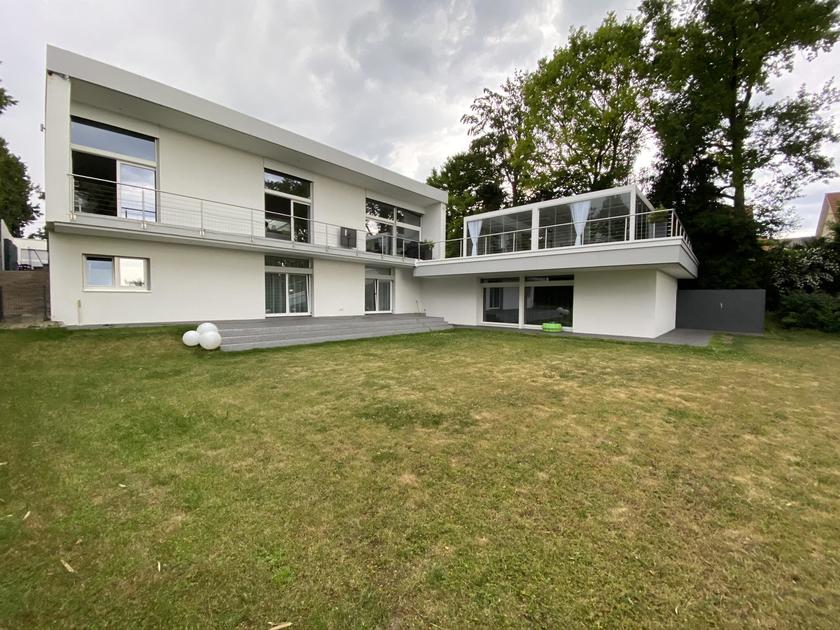 LocationRobot - Film Location Villa LR3245 (photo 1)