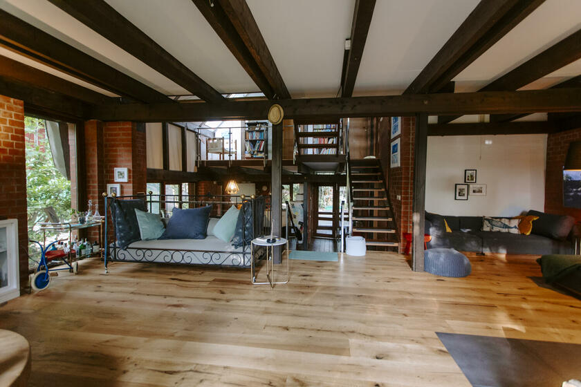 LocationRobot - Film Location Haus LR5015 (photo 1)